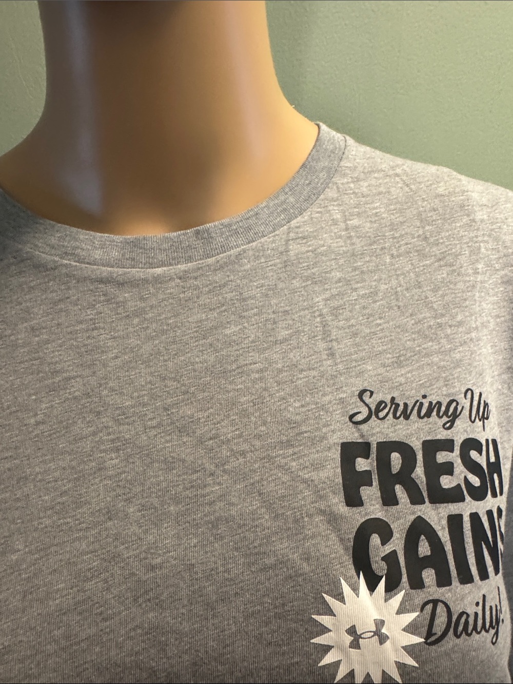 Under Armour Gray Graphic 'Performance Diner' Short Sleeve Tee - Picture 5 of 6